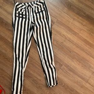 Hot Topic  beetle juice style pants with zippers on pockets